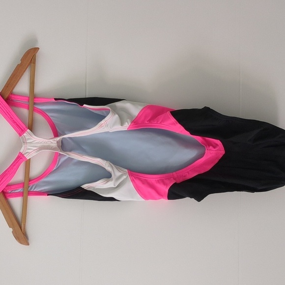 Nike Victory Color Block Power Back Tank  One Piece Swimsuit Women's Sz 6 - Picture 3 of 6